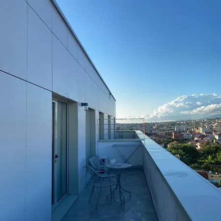 Luxury Rooftop 23 Bed & Breakfast