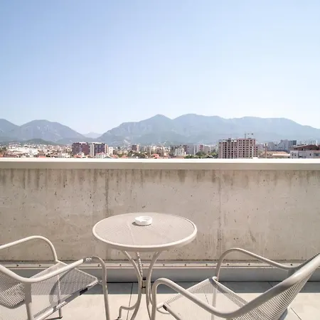 Luxury Rooftop 23 Bed & Breakfast